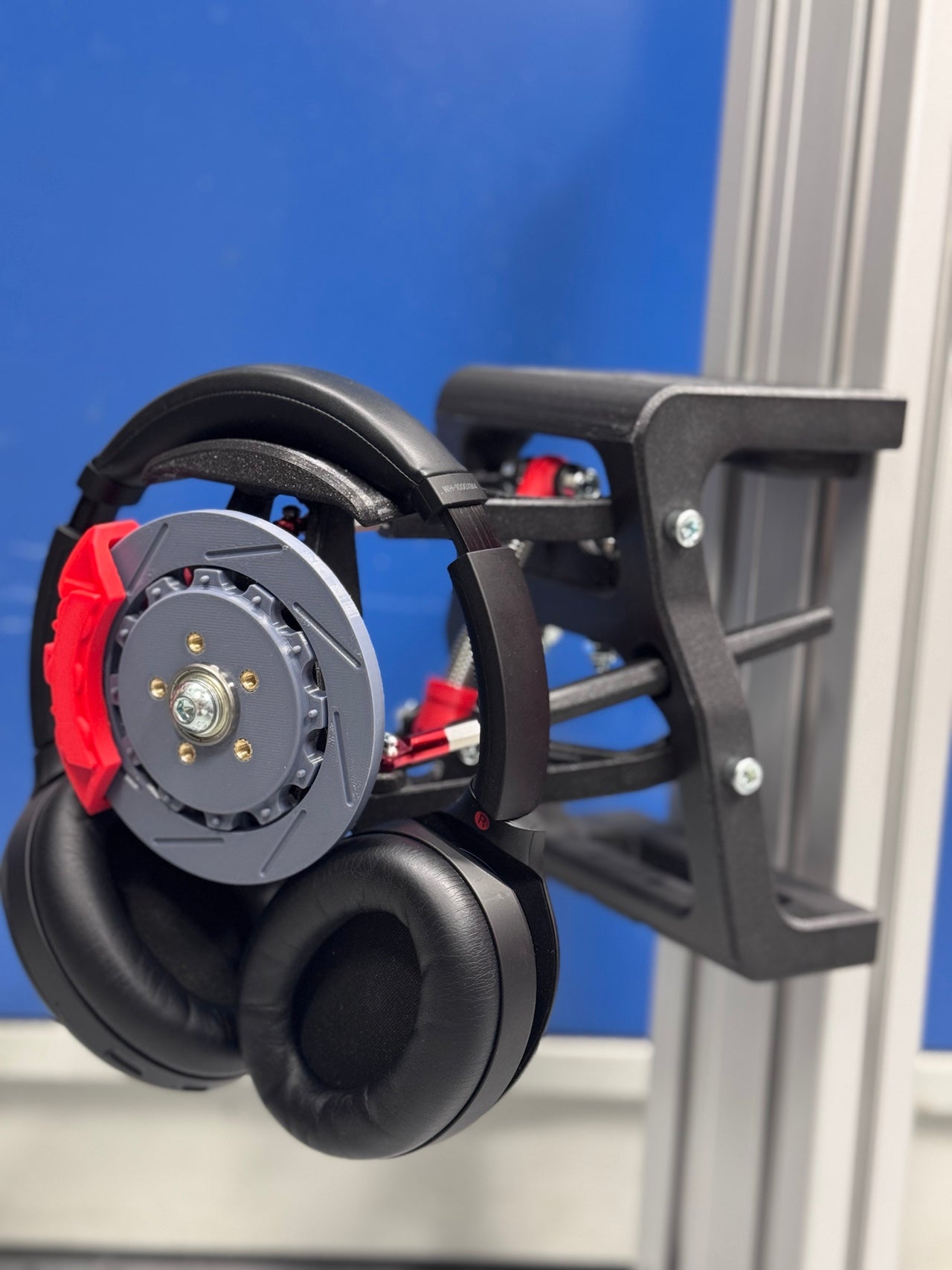 Car Wheel Headphone Holder – 3D Printed Suspension Stand