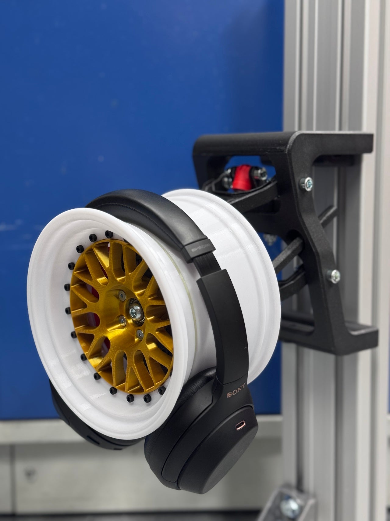 Car Wheel Headphone Holder – 3D Printed Suspension Stand