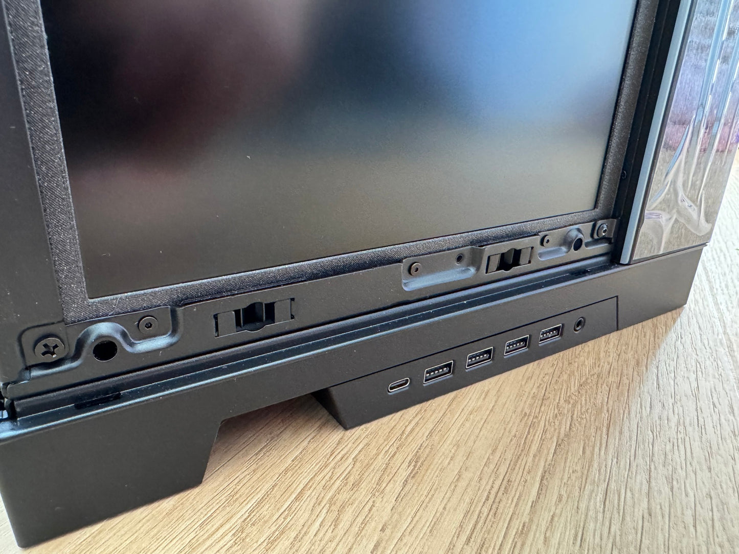 15,6" screen upgrade for Lian Li O11D EVO XL