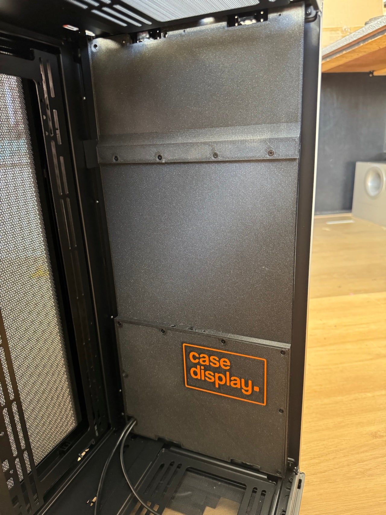 15,6" screen upgrade for Lian Li O11D EVO XL